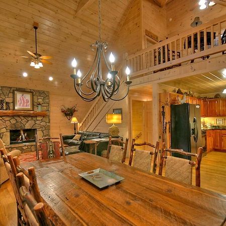 Aska Adventure Lodge Blue Ridge Exterior photo
