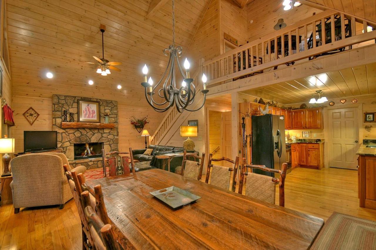 Aska Adventure Lodge Blue Ridge Exterior photo