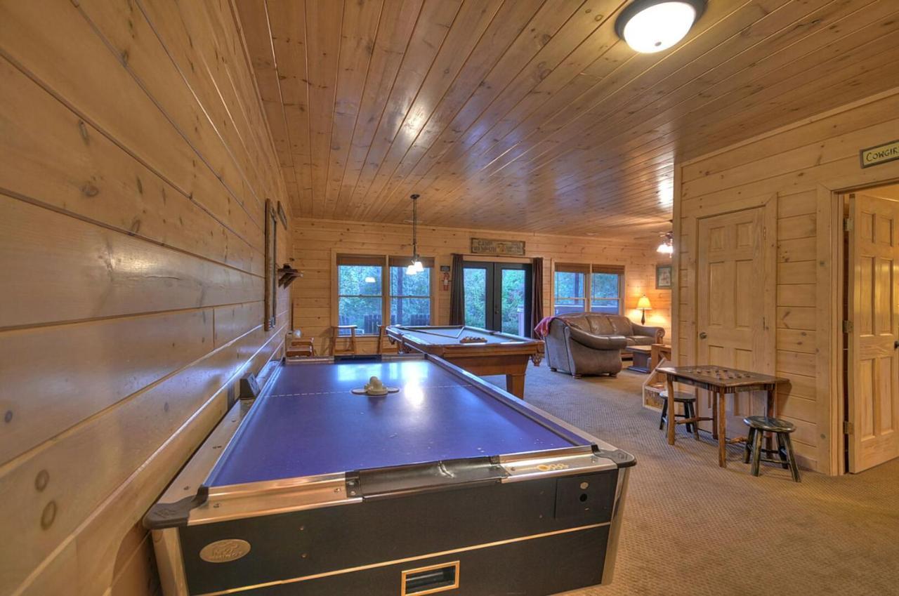 Aska Adventure Lodge Blue Ridge Exterior photo