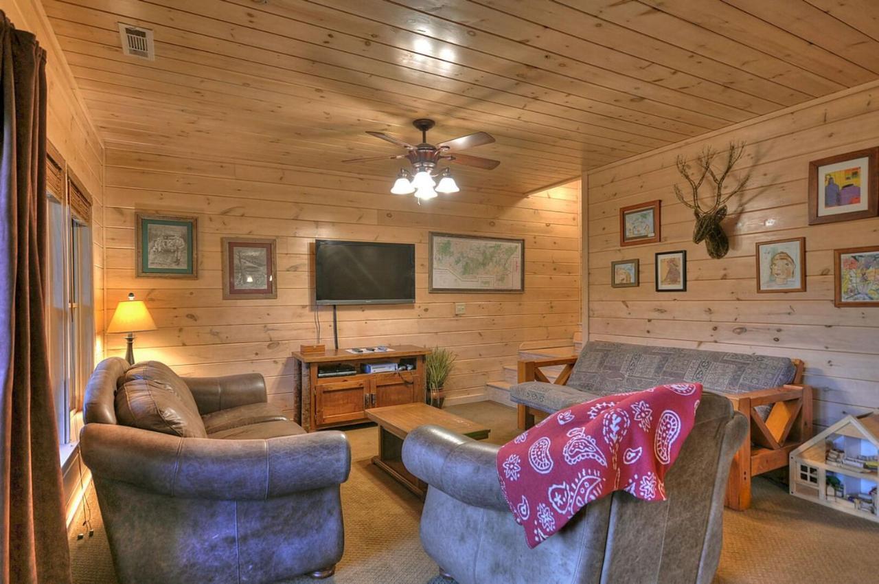 Aska Adventure Lodge Blue Ridge Exterior photo