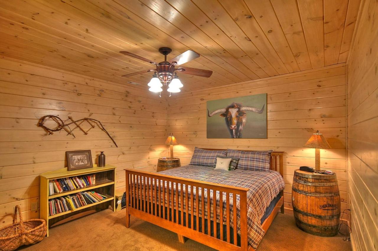 Aska Adventure Lodge Blue Ridge Exterior photo